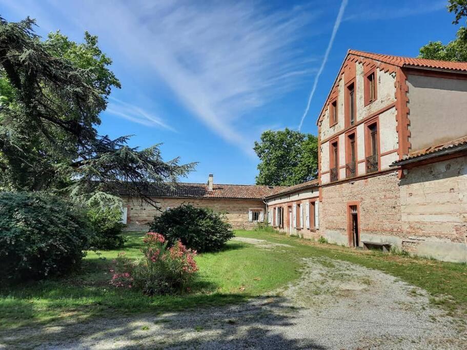 Gite Au Coeur Du Chateau Flotis Castelnau-d'Estretefonds Exterior foto